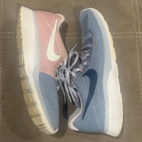 Women’s Nike black and red roshe running shoes size 9 - Picture 4 of 5